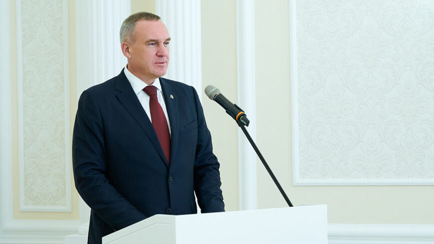 Поздравление Губернатора Ханты-Мансийского автономного округа — Югры Кухарука Р.Н. с Днём строителя