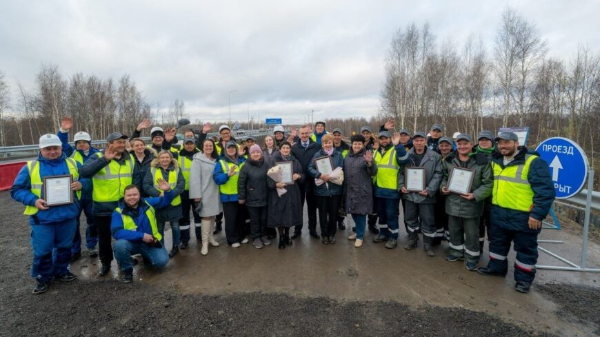 Руслан Кухарук открыл рабочее движение по мосту через Сингапайскую